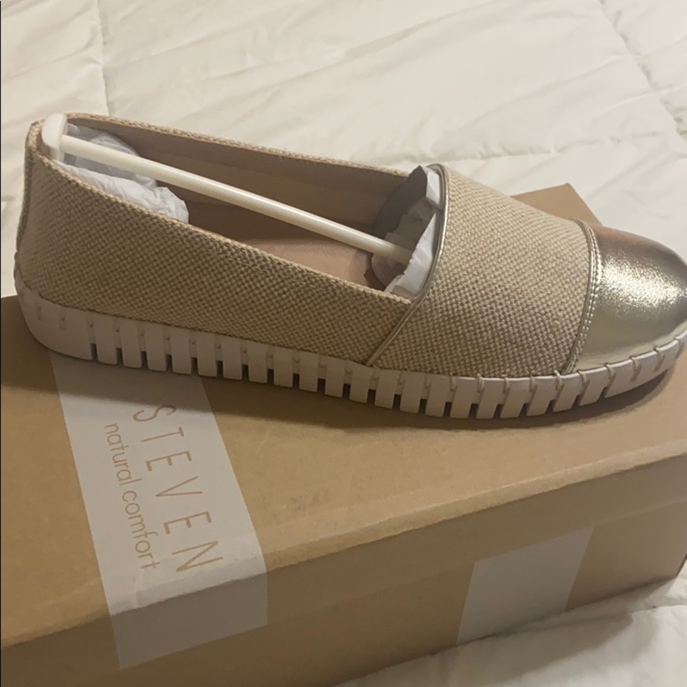 Steven Madden Women’s Natrl Cmfrt Sax Loafer